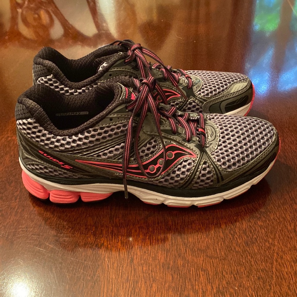 Saucony Running Shoes Size 7.5